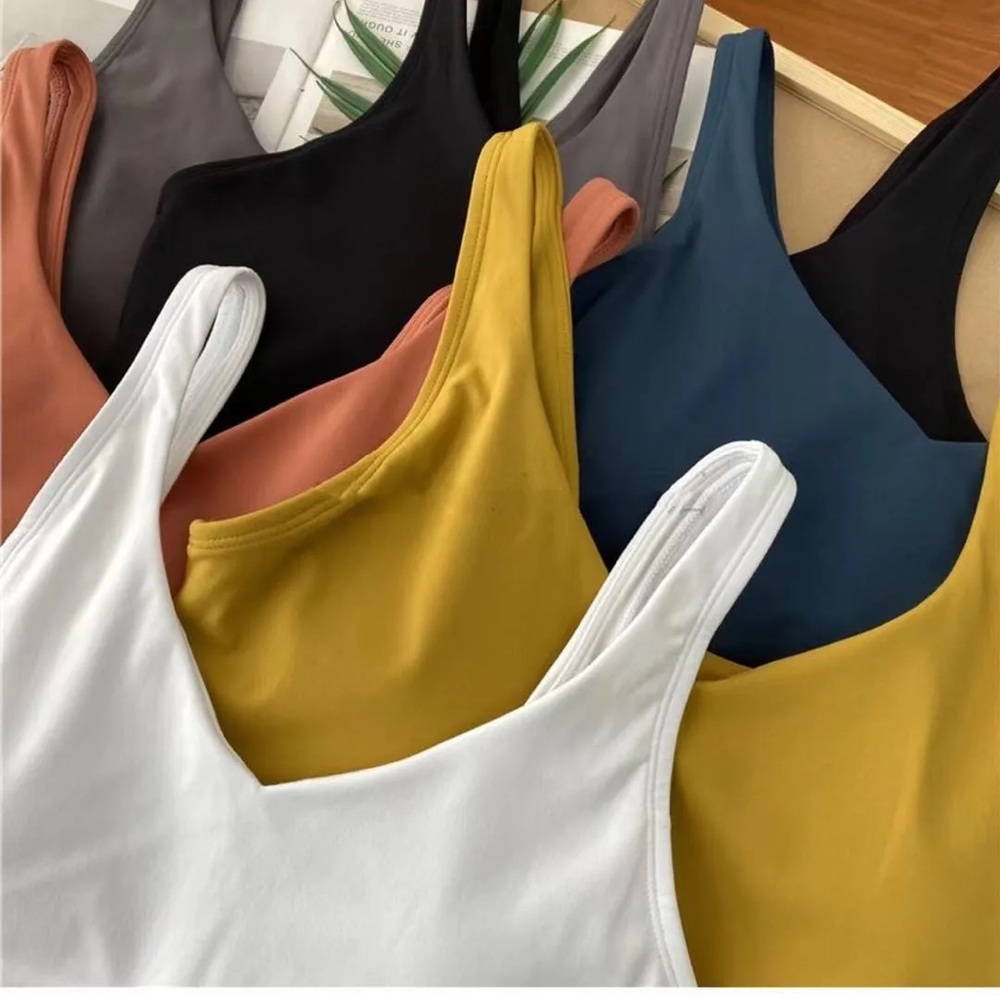 4 Athletic Workout Tank Tops Bundle | Women’s Size S